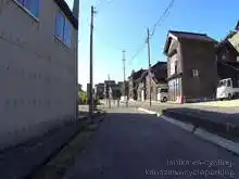 住宅の裏を通り北鉄能美線跡と同じような雰囲気[📸20年11月]