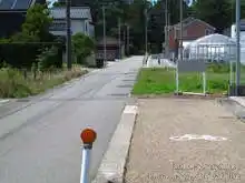 自転車道は途切れていて、看板が割れてて読めない[📸20年07月]