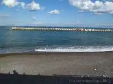 砂浜は砂利混じり[📸20年09月]