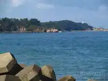 尼御前と加佐岬灯台も見える[📸20年09月]