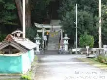 また神社の参道を通り抜ける。この神社階段を凄い登る[📸19年11月]