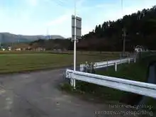 右へ曲がって左に進む。この辺りから道は複雑になってきてる[📸19年11月]
