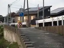海側環状道路を抜けると一時的に一般道へ出る。20年2月に走った時は堤防の下（川寄り）が走行できていたが20年6月にその道はロープで閉鎖されてる[📸19年11月]