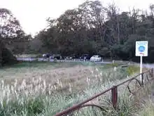 犀川自転車道は駐車場を抜けて健民海浜公園の中に入る[📸19年11月]