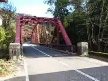 橋の柵の高さが低いので注意して渡る。怖いので橋から写真を撮る余裕はなく車が走らない限り車線の真ん中寄りを通る[📸19年11月]