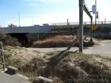 徳光PAから自転車道を少し進むと山島用水の橋があり、そこが山島用水親水ロードの入口[📸20年03月]