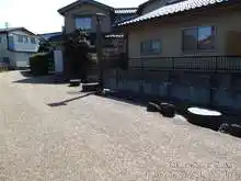 ベンチのようなものがあり休憩が出来るようだ[📸20年03月]