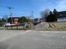 道はこの先へ続いてるようだが行き止まり。左の道路から迂回する[📸20年03月]